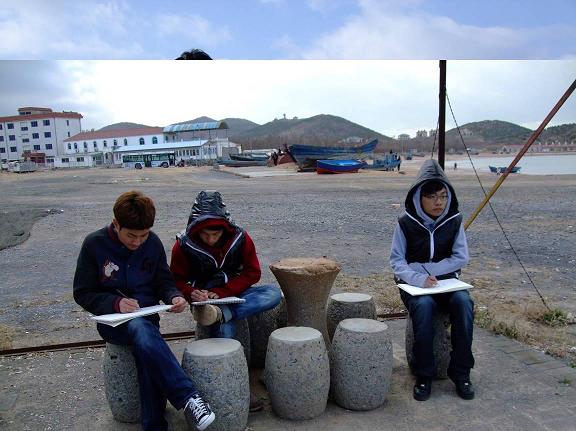 风中写生笔下秀